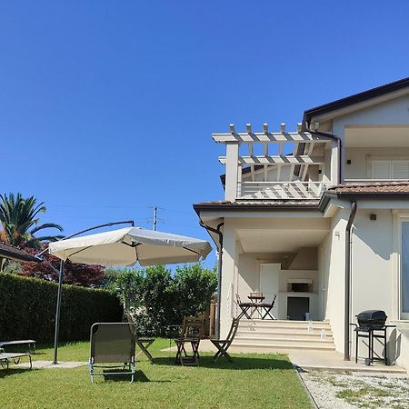 Holiday Home Casa Simone In Lido Di Camaiore Exterior photo