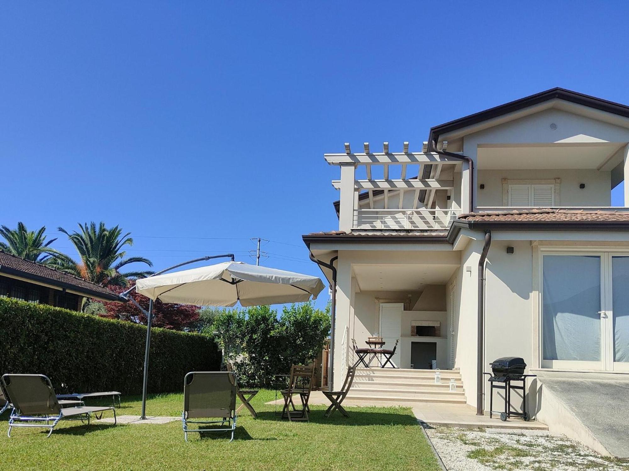 Holiday Home Casa Simone In Lido Di Camaiore Exterior photo