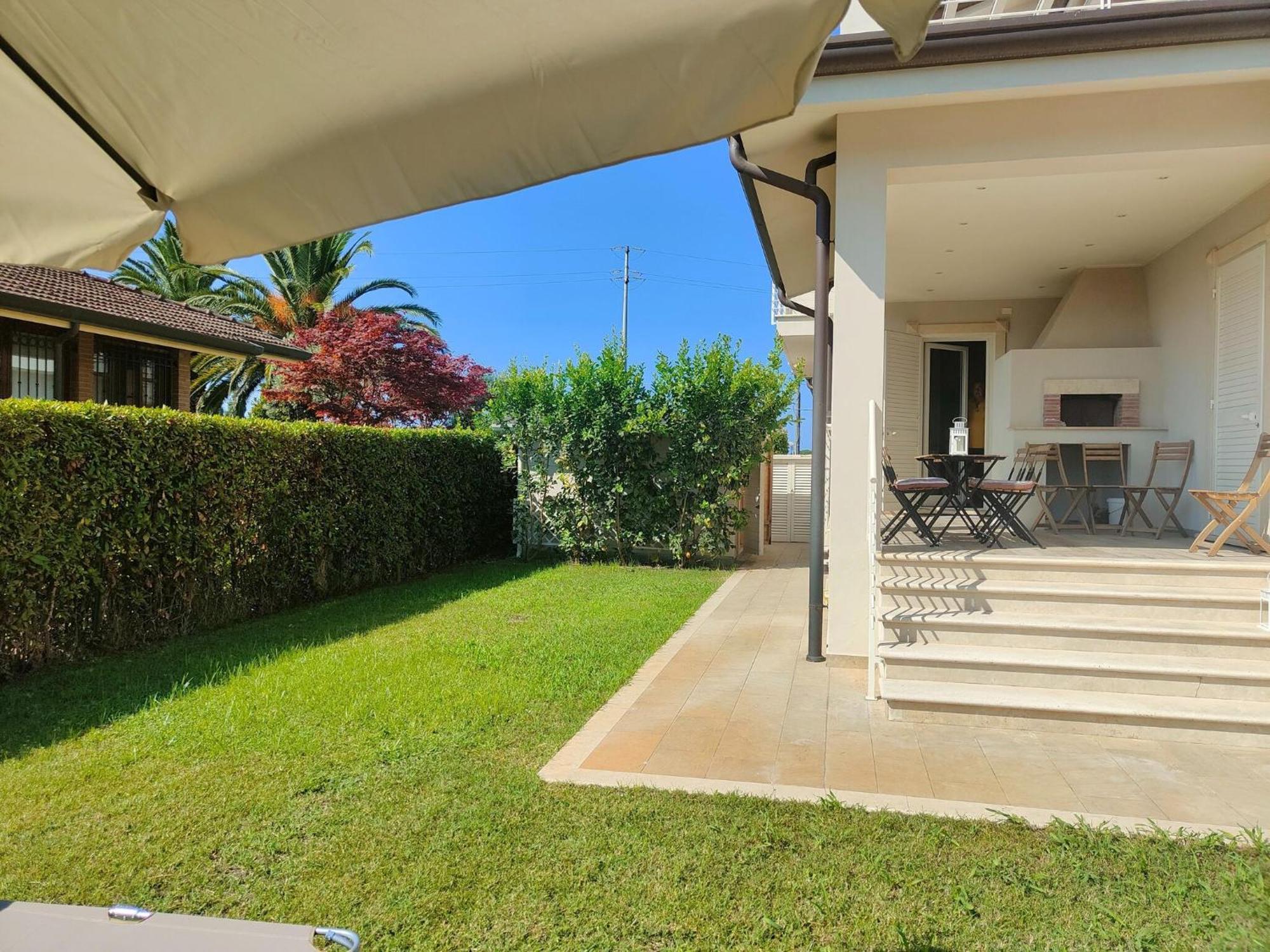 Holiday Home Casa Simone In Lido Di Camaiore Exterior photo